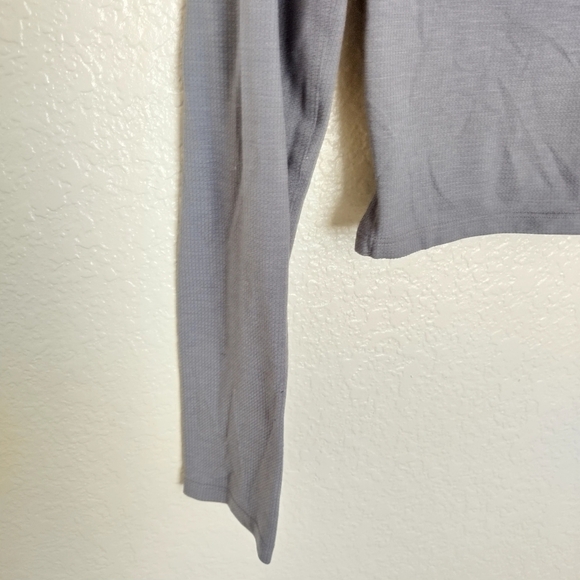 Lululemon Cropped Henley Long Sleeve Heathered Asphalt Grey Crop Top sz 10 - Picture 4 of 6
